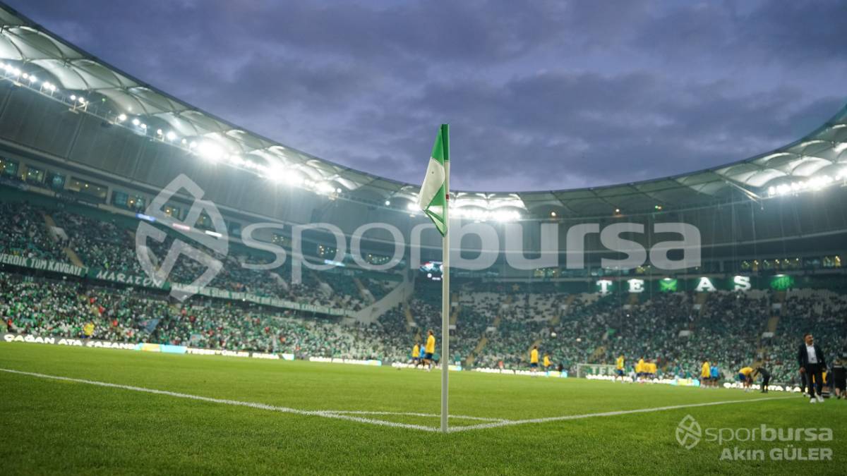 BURSASPOR - MENEMEN FK MAÇ FOTOĞRAFLARI