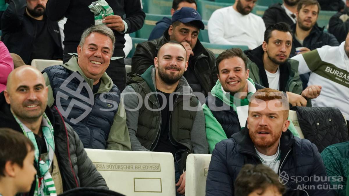 BURSASPOR - MENEMEN FK MAÇ FOTOĞRAFLARI