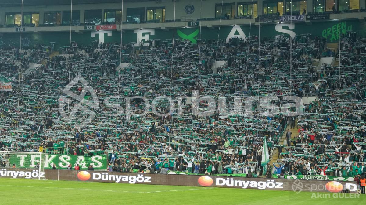 BURSASPOR - MENEMEN FK MAÇ FOTOĞRAFLARI