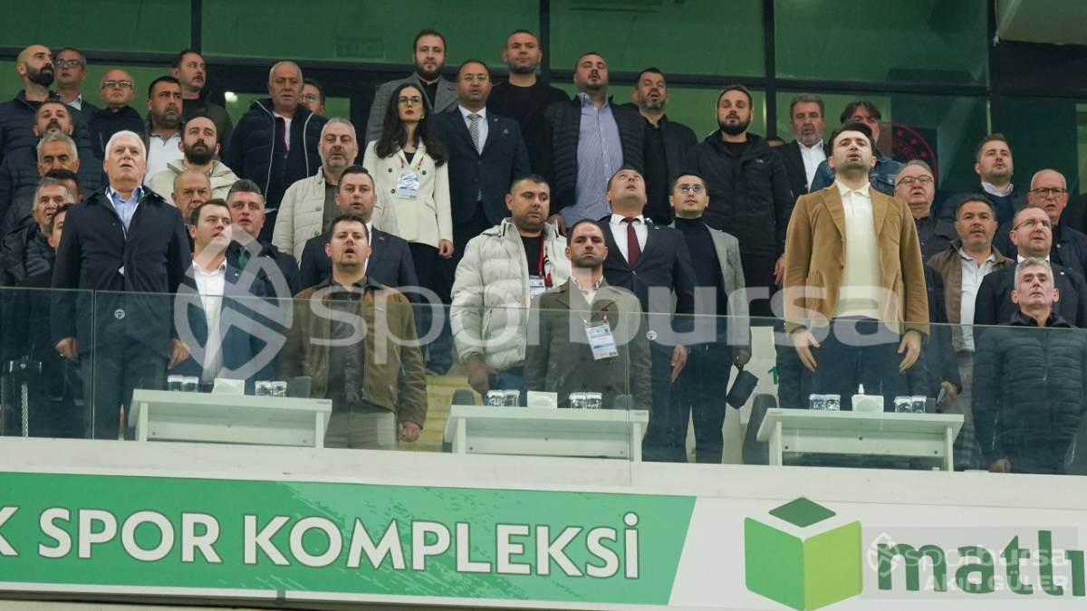 BURSASPOR - MENEMEN FK MAÇ FOTOĞRAFLARI