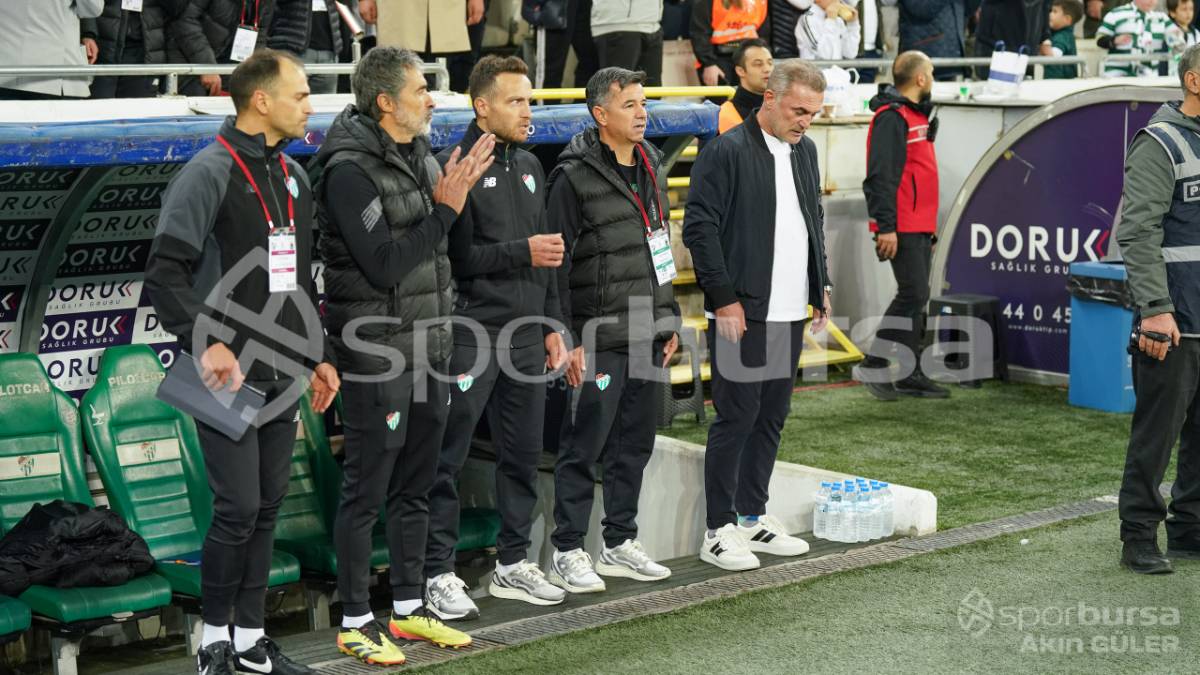 BURSASPOR - MENEMEN FK MAÇ FOTOĞRAFLARI