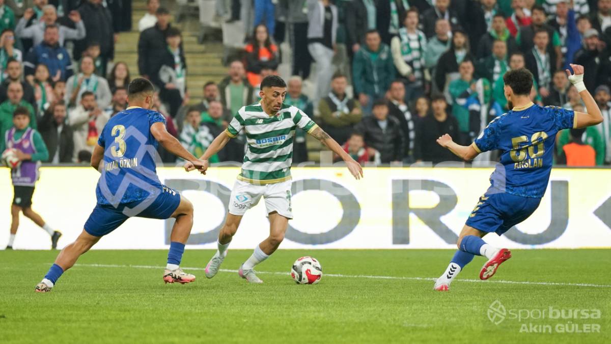 BURSASPOR - MENEMEN FK MAÇ FOTOĞRAFLARI