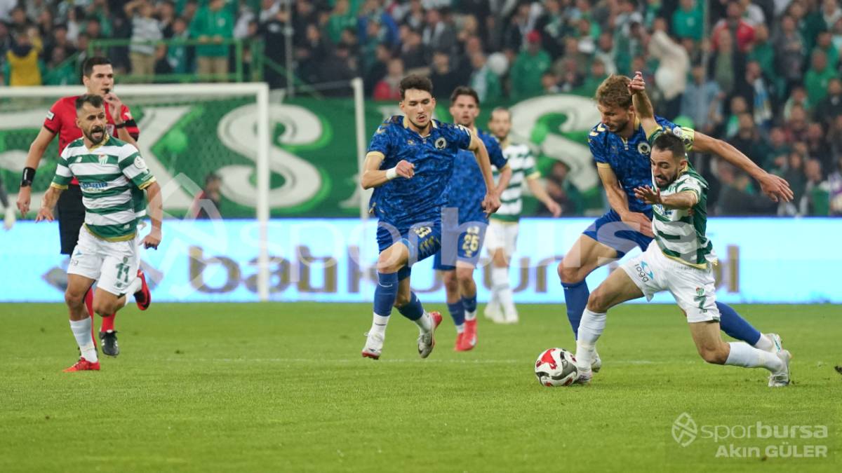 BURSASPOR - MENEMEN FK MAÇ FOTOĞRAFLARI