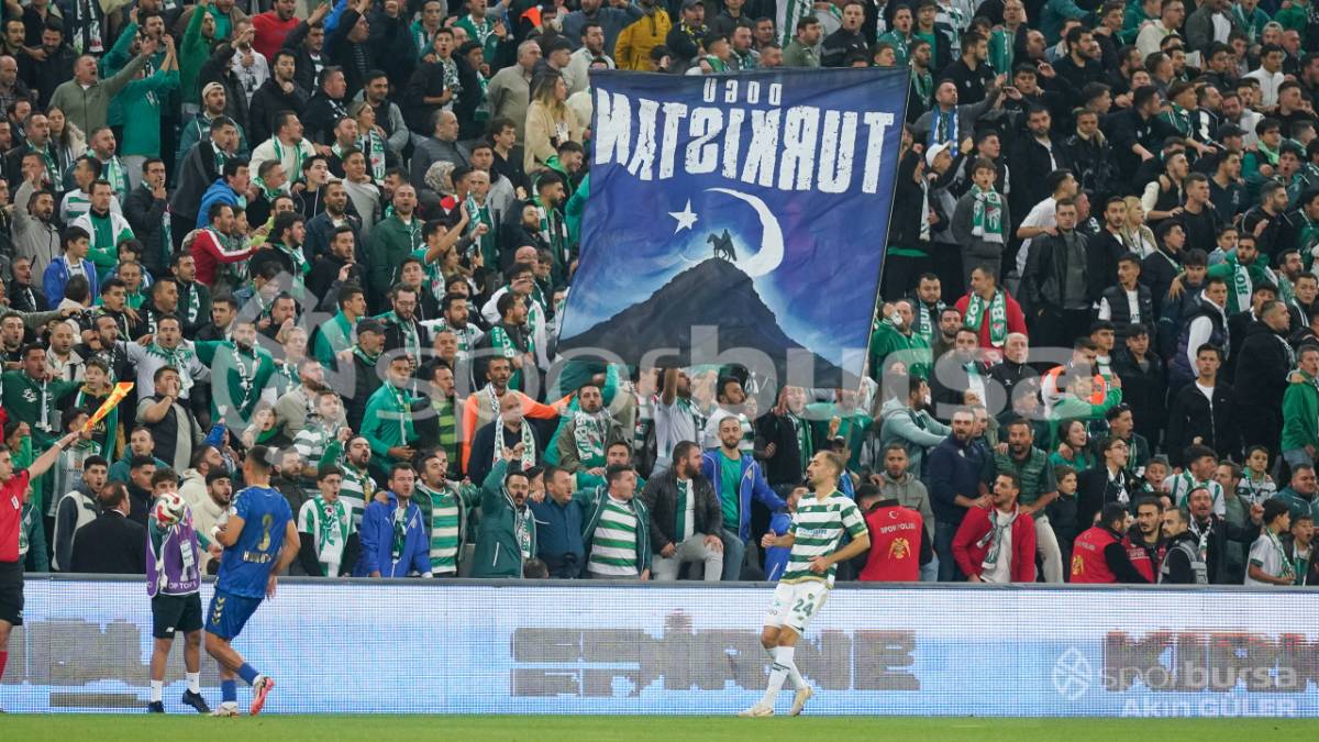 BURSASPOR - MENEMEN FK MAÇ FOTOĞRAFLARI