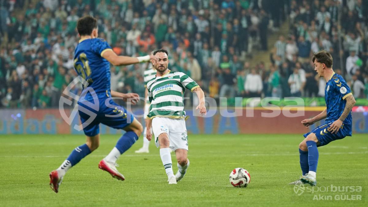 BURSASPOR - MENEMEN FK MAÇ FOTOĞRAFLARI