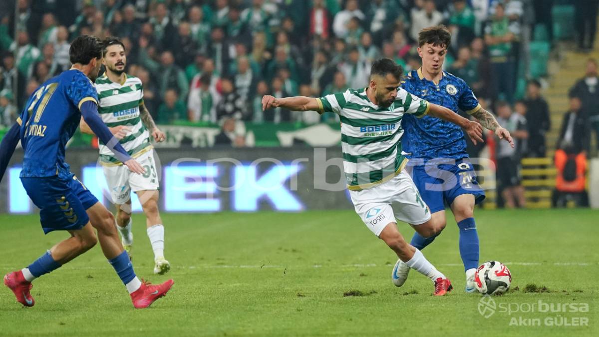 BURSASPOR - MENEMEN FK MAÇ FOTOĞRAFLARI