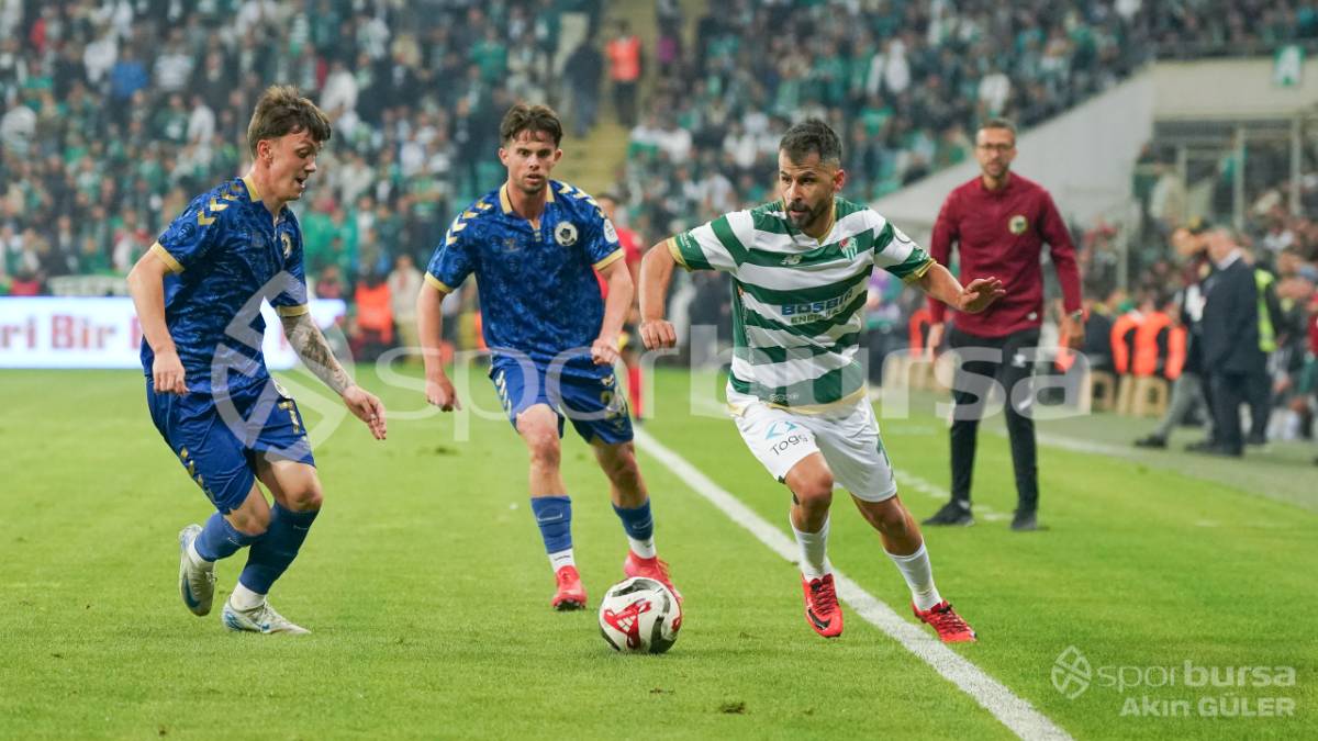 BURSASPOR - MENEMEN FK MAÇ FOTOĞRAFLARI