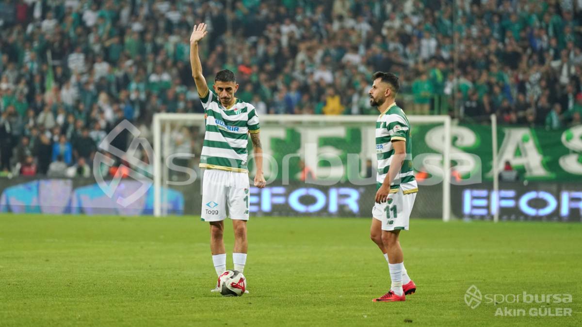 BURSASPOR - MENEMEN FK MAÇ FOTOĞRAFLARI