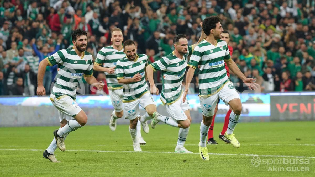 BURSASPOR - MENEMEN FK MAÇ FOTOĞRAFLARI
