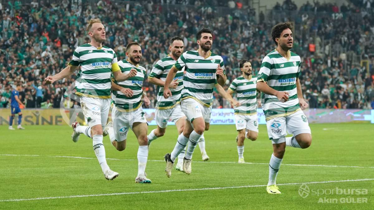 BURSASPOR - MENEMEN FK MAÇ FOTOĞRAFLARI