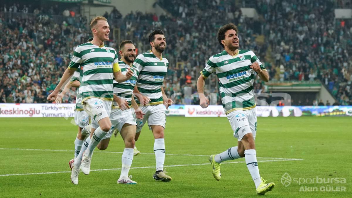 BURSASPOR - MENEMEN FK MAÇ FOTOĞRAFLARI