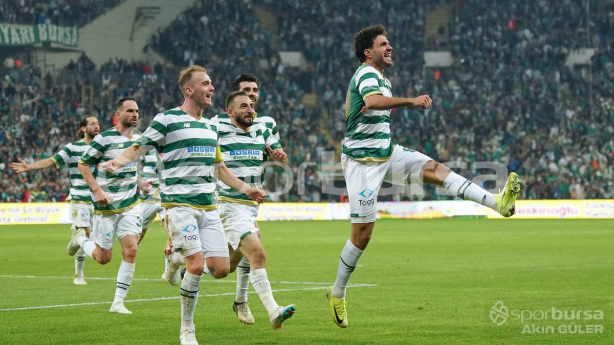 BURSASPOR - MENEMEN FK MAÇ FOTOĞRAFLARI