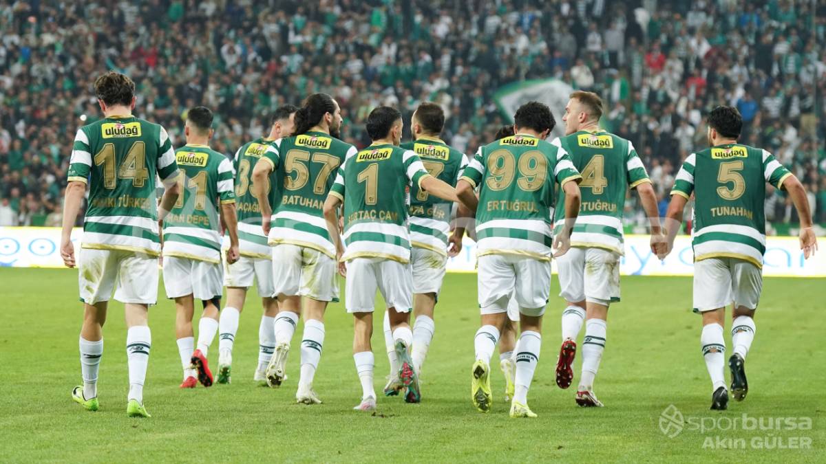 BURSASPOR - MENEMEN FK MAÇ FOTOĞRAFLARI