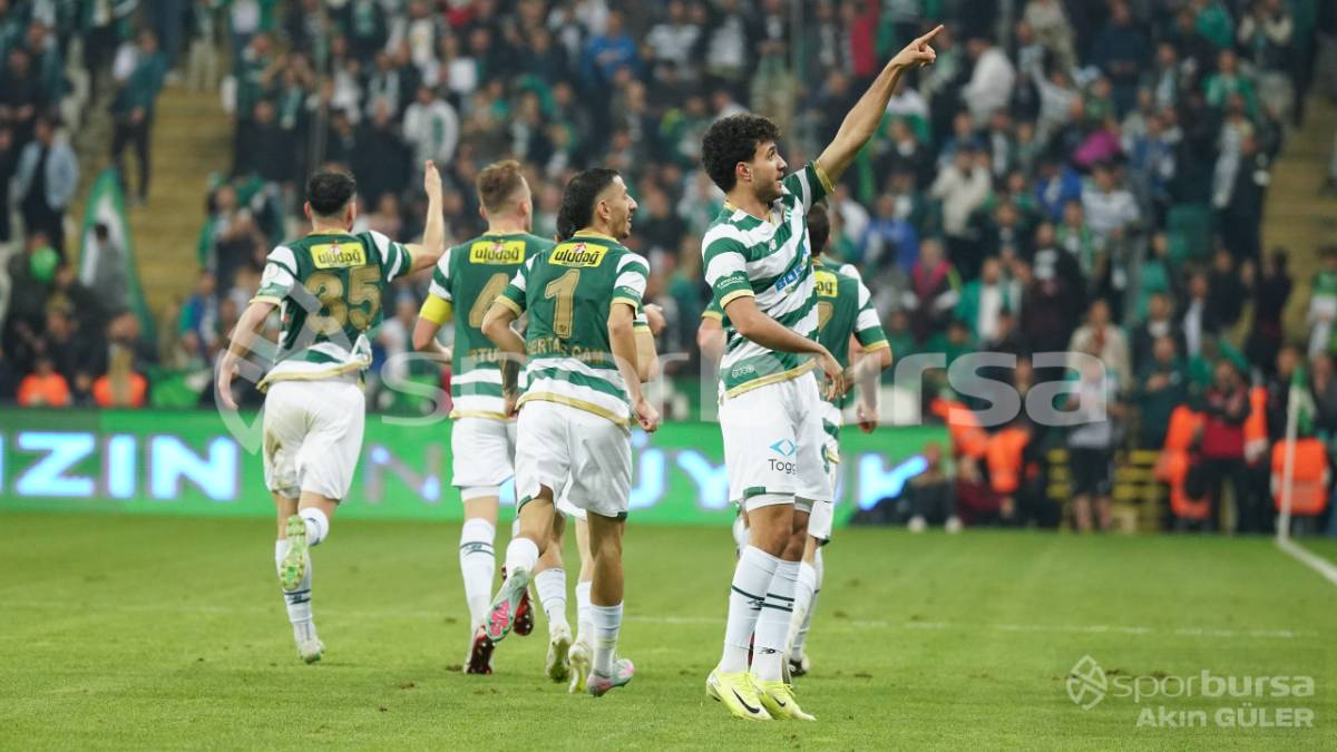 BURSASPOR - MENEMEN FK MAÇ FOTOĞRAFLARI