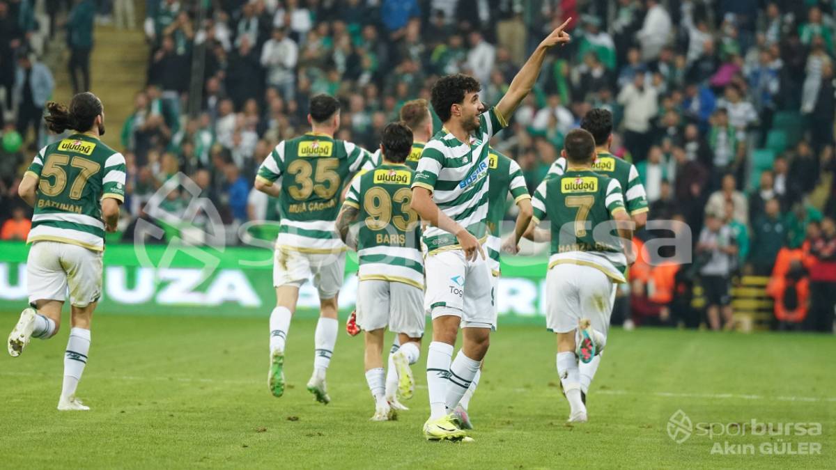 BURSASPOR - MENEMEN FK MAÇ FOTOĞRAFLARI