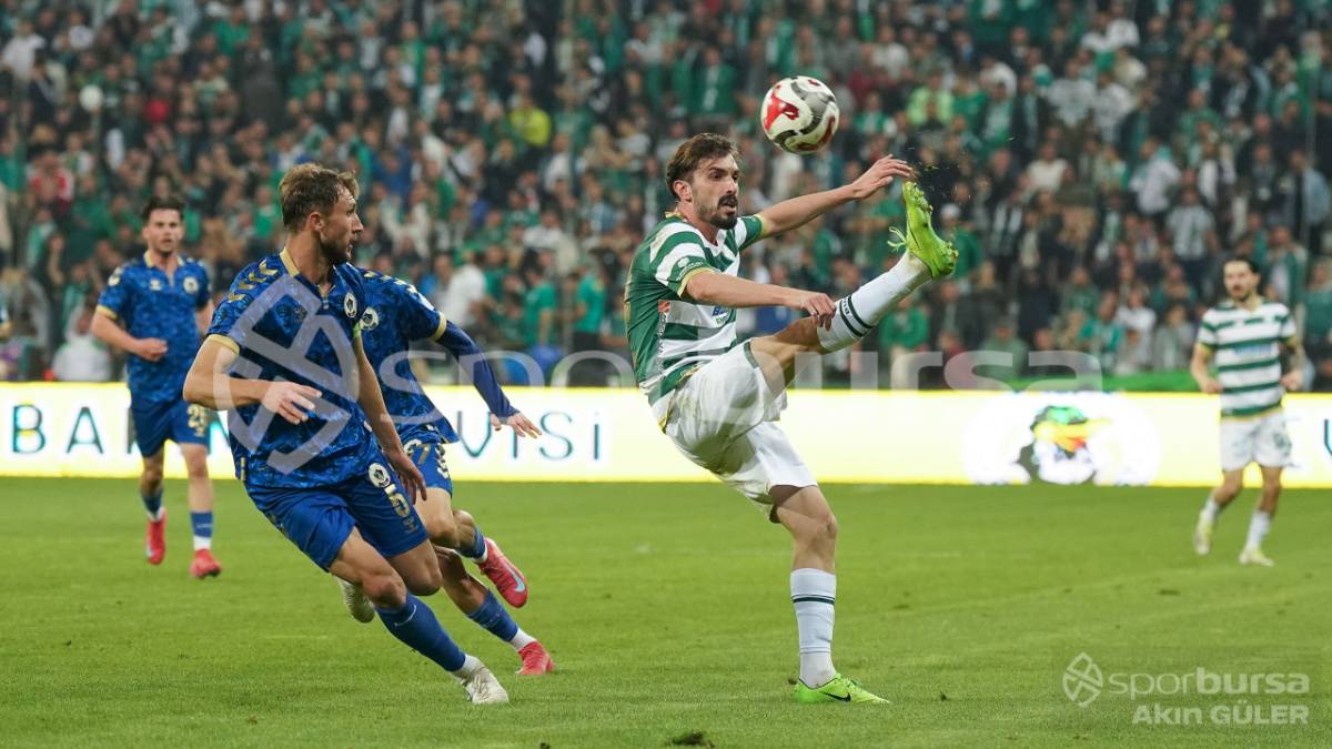 BURSASPOR - MENEMEN FK MAÇ FOTOĞRAFLARI