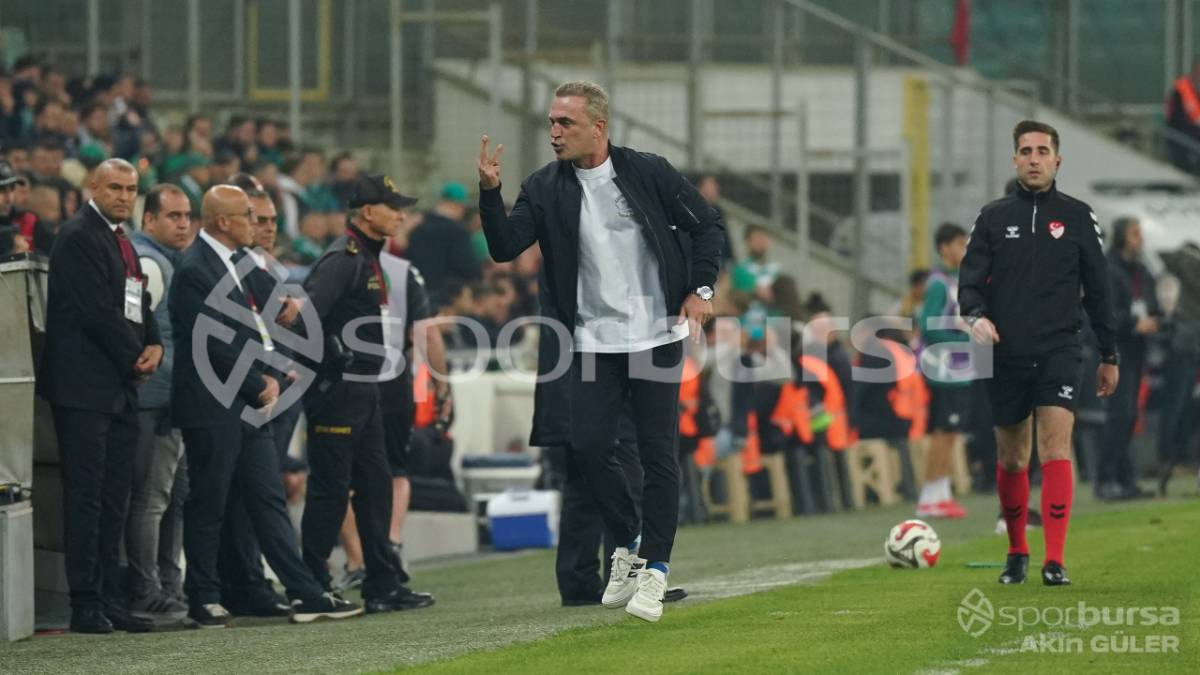 BURSASPOR - MENEMEN FK MAÇ FOTOĞRAFLARI