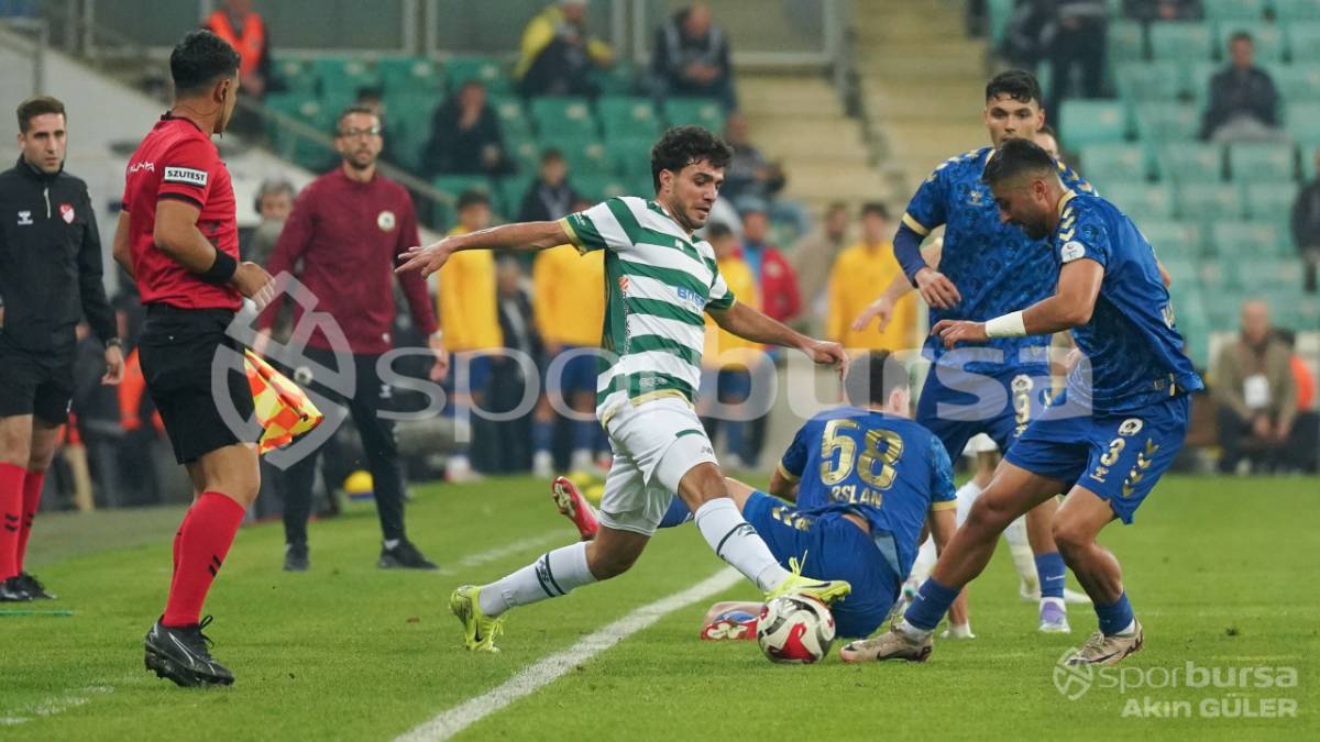 BURSASPOR - MENEMEN FK MAÇ FOTOĞRAFLARI