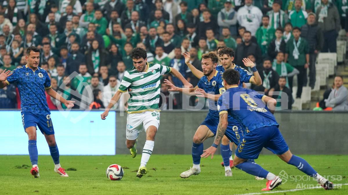 BURSASPOR - MENEMEN FK MAÇ FOTOĞRAFLARI