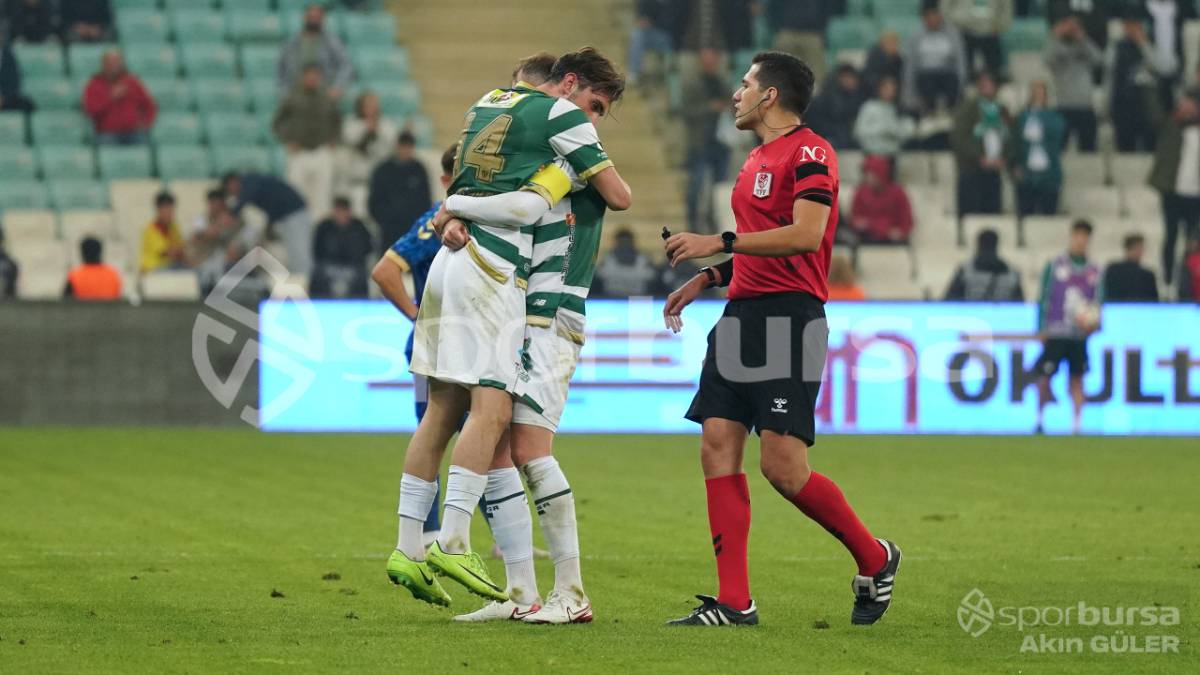 BURSASPOR - MENEMEN FK MAÇ FOTOĞRAFLARI
