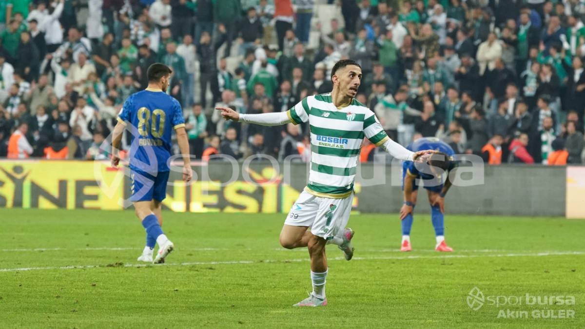 BURSASPOR - MENEMEN FK MAÇ FOTOĞRAFLARI
