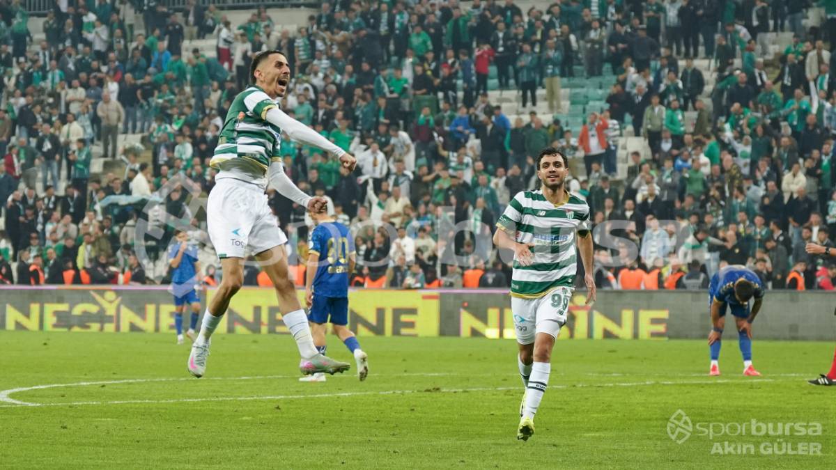 BURSASPOR - MENEMEN FK MAÇ FOTOĞRAFLARI
