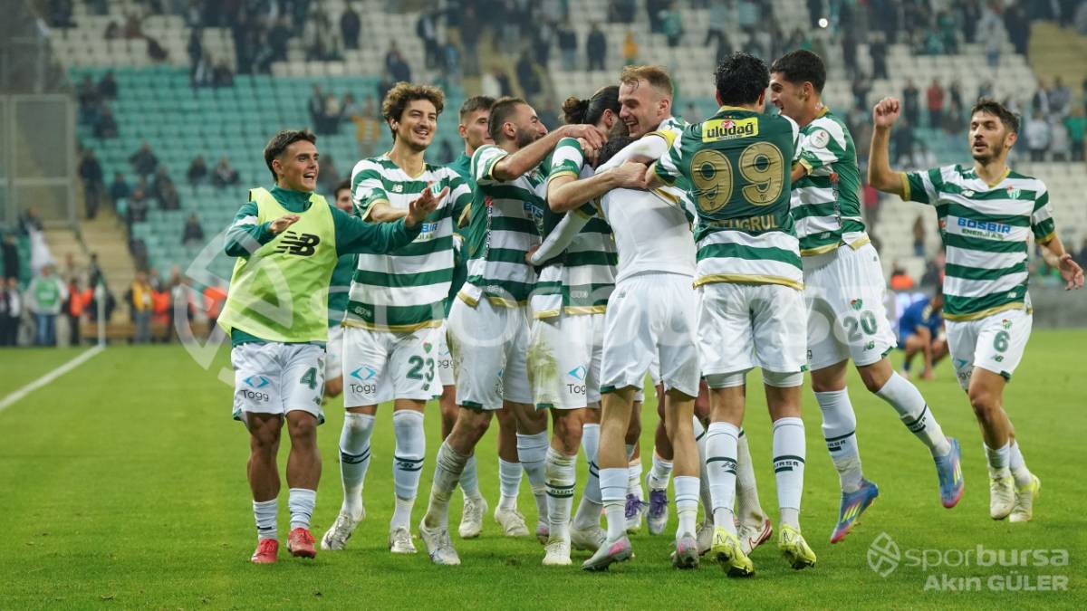 BURSASPOR - MENEMEN FK MAÇ FOTOĞRAFLARI