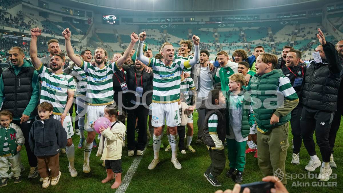 BURSASPOR - MENEMEN FK MAÇ FOTOĞRAFLARI