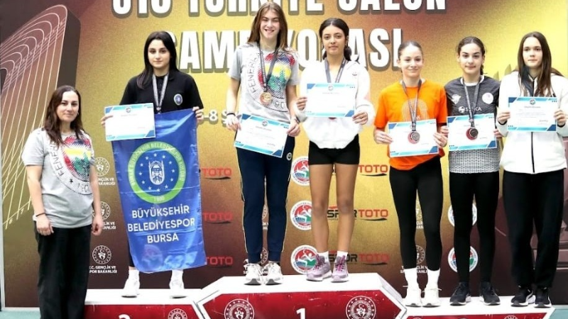 Büyükşehirli atletlerden 5 madalya