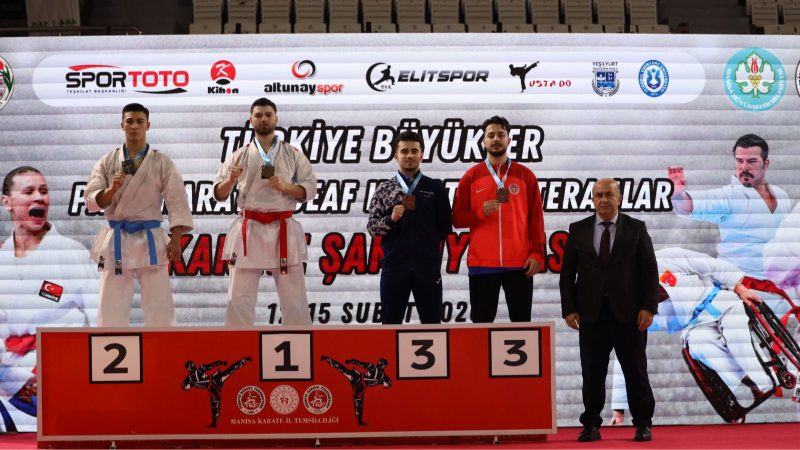 Büyükşehirli karateciler madalyaya abone