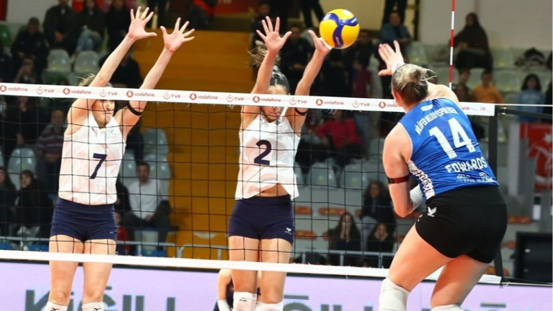 Nilüfer Belediyespor uzatma setinin uzatmasında kaybetti