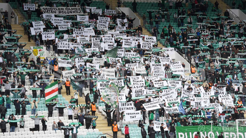 Tribünler ilk kez bu kadar...