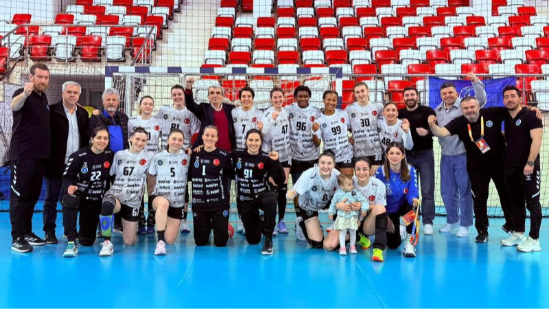 Büyükşehir Belediyespor zirveyi sevdi!