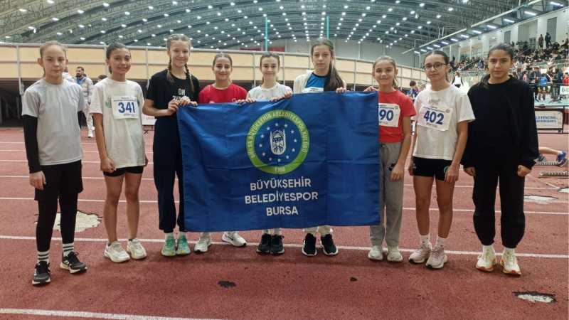 Belediyesporlu küçük atletlerden 3 madalya