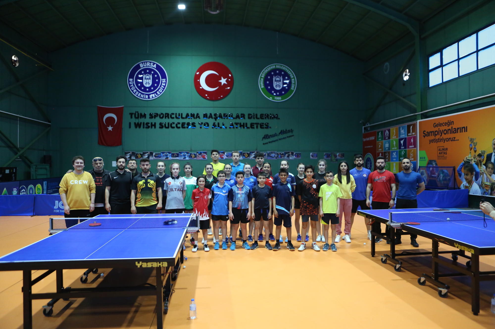 Bursa BŞB'den depremzede gençlere sportif destek