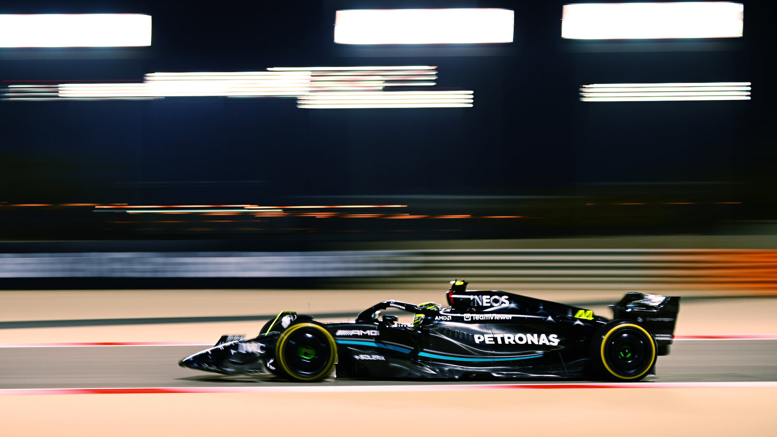 Hamilton: Red Bull'dan 1.5 saniye yavaşız