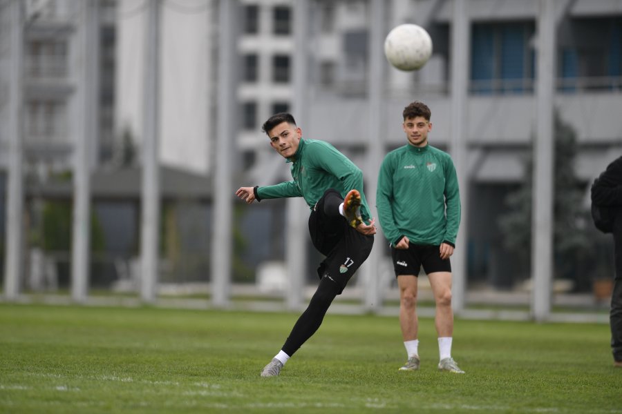 Bursaspor maç saatini bekliyor