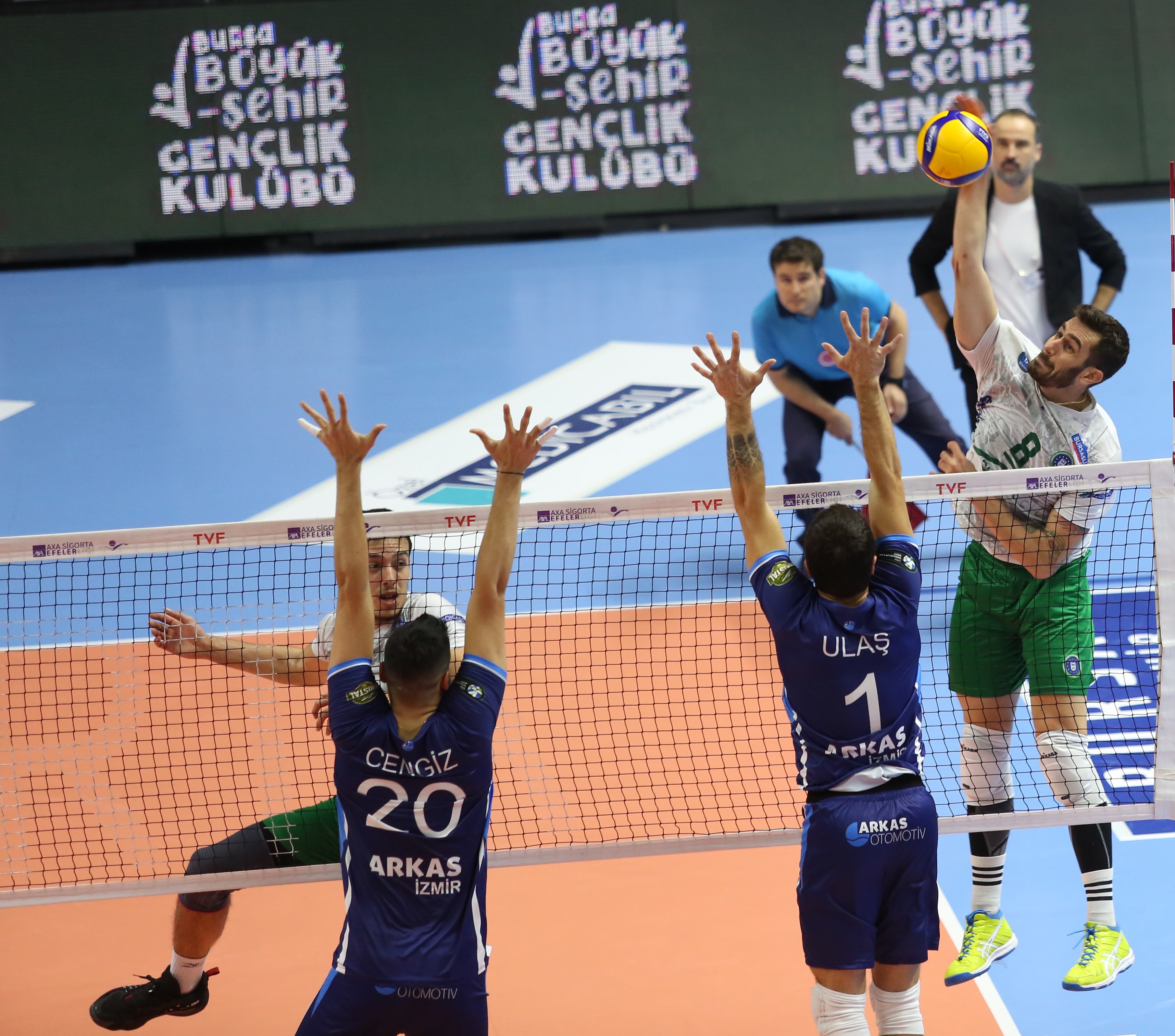 Bursa BB. İzmir’de Arkas Spor’a konuk olacak