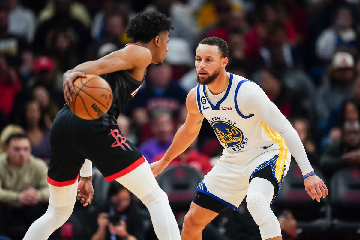 Warriors, Rockets’ı ezip geçti