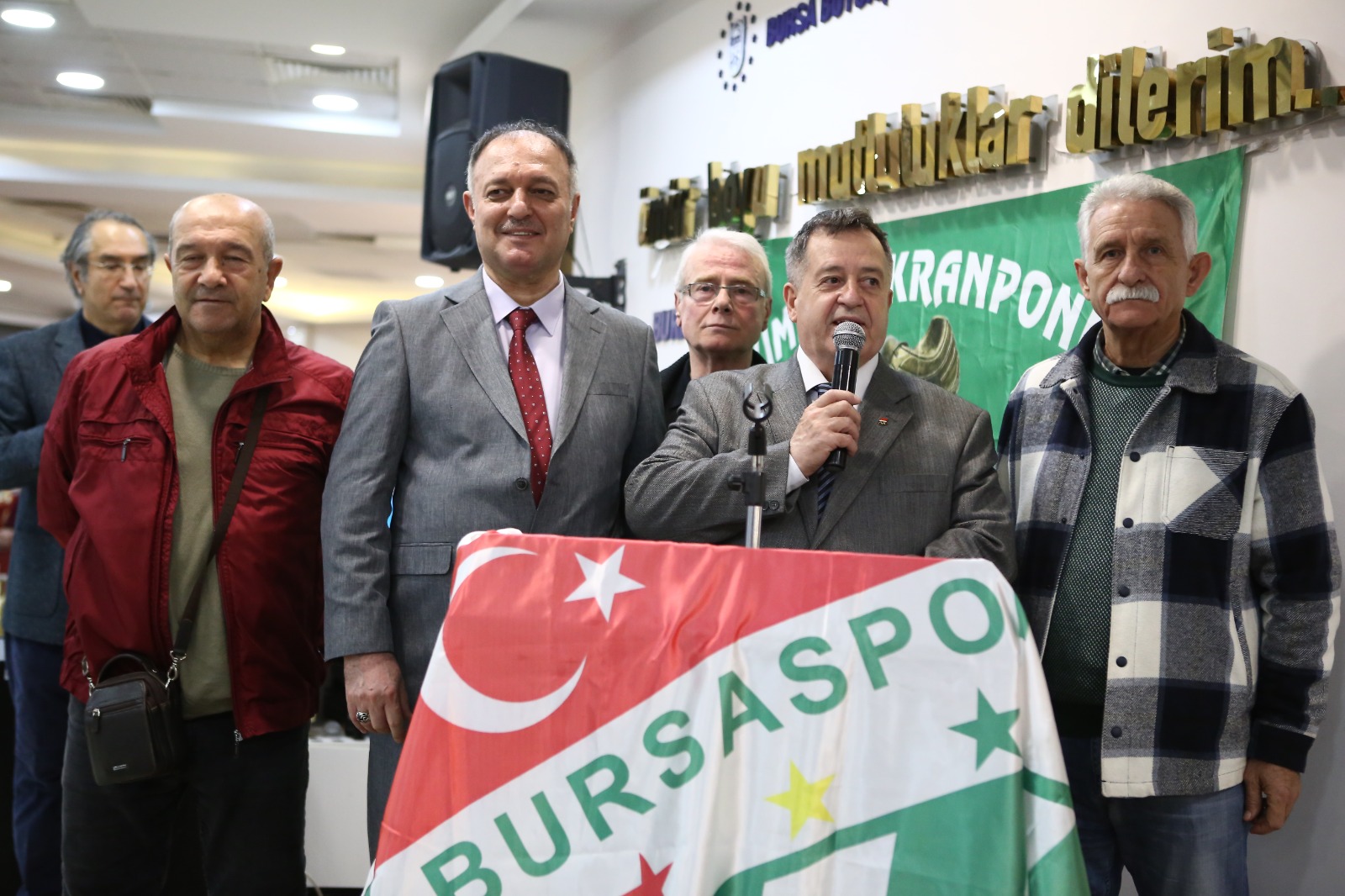 Eskimeyen Kramponlar’dan gövde gösterisi