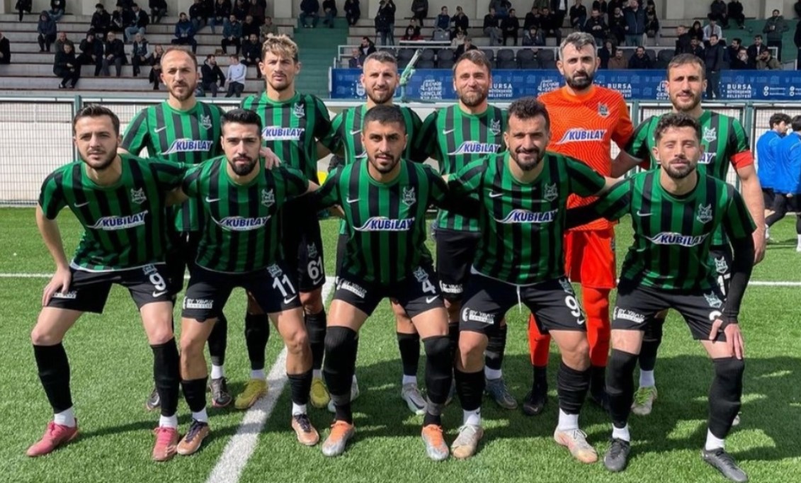 Kafkaspor maç fazlasıyla lider!