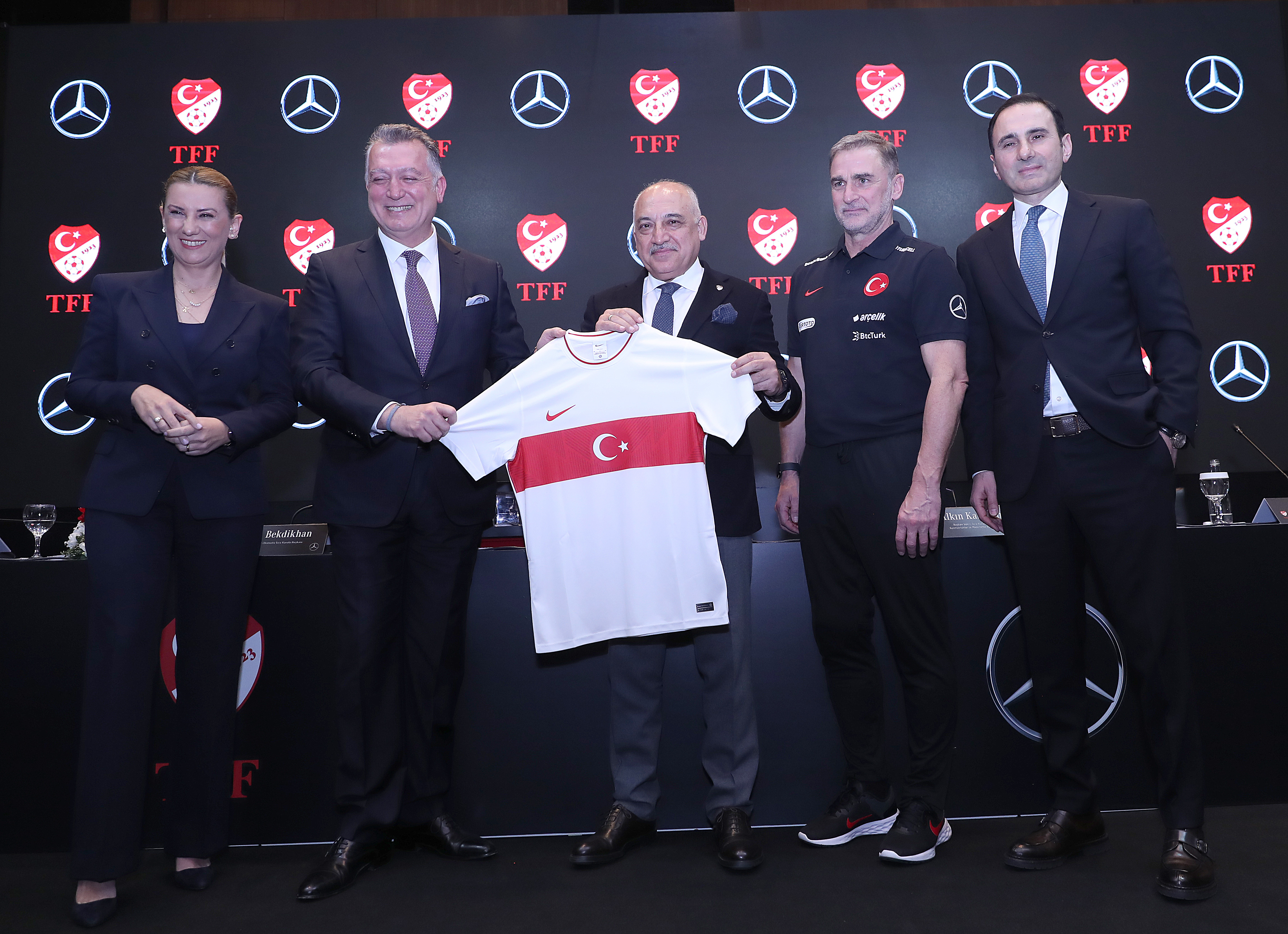 Türkiye Futbol Milli Takımlar ana sponsoru Mercedes oldu