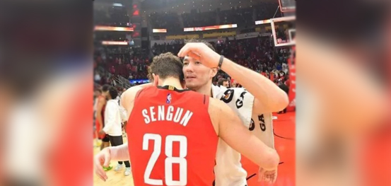 Türk gecesinde kazanan Cedi Osman