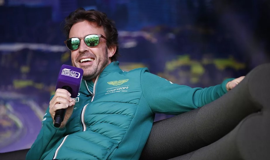 Alonso, Hamilton'ta salladı!