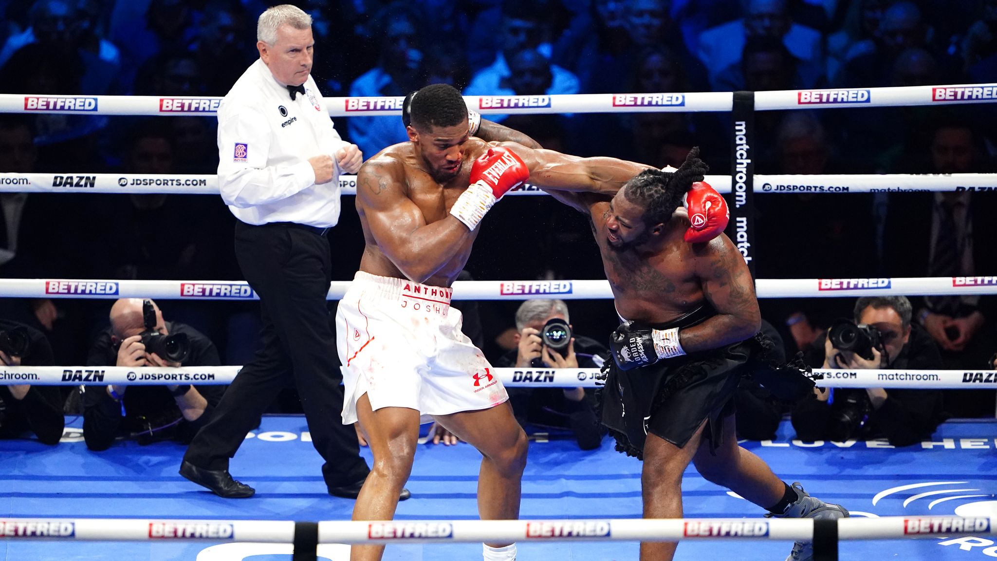 Anthony Joshua puanla kazandı