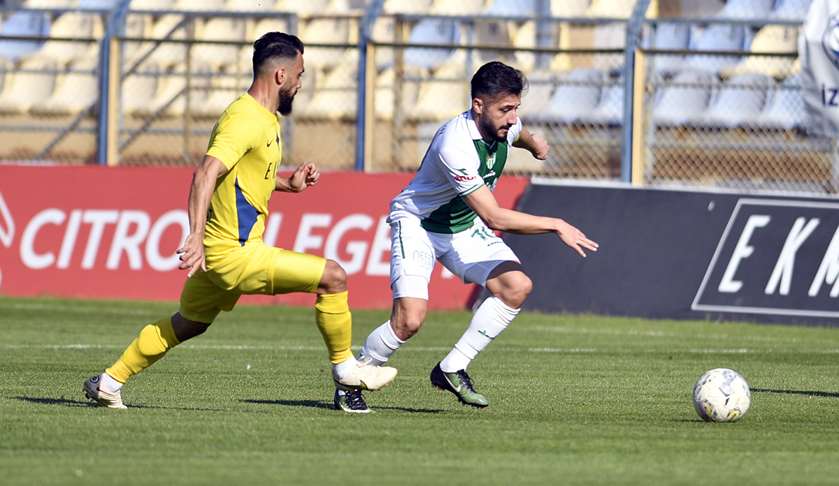 Bursaspor'un rakibi hocasını gönderdi