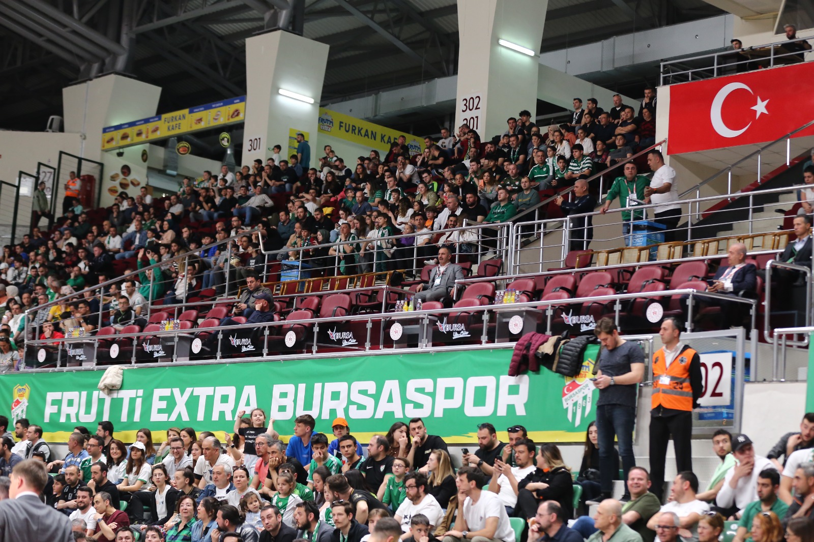 Frutti Extra Bursaspor üvey evlat mı?