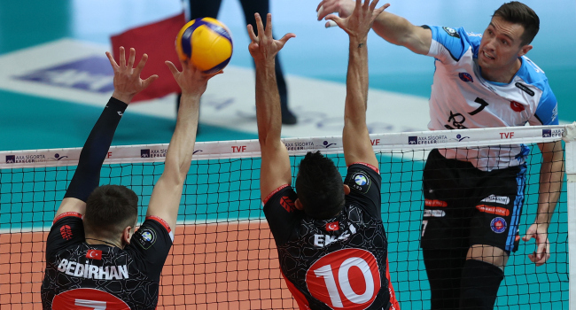 Efeler Ligi’nde final heyecanı sürüyor