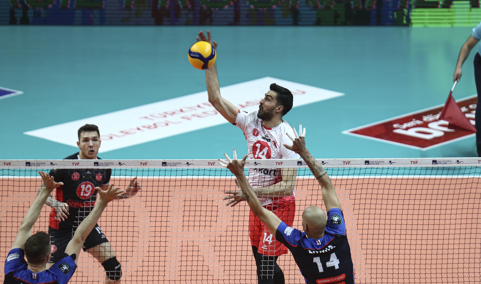 Halkbank eşitledi