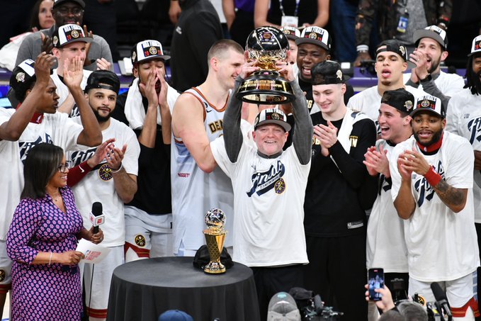 Denver, Lakers'ı süpürdü!
